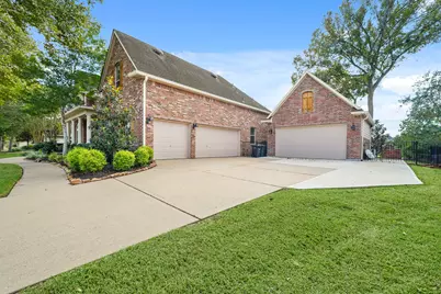 4703 Oxbow Circle W, Fulshear, TX 77441 - Photo 2