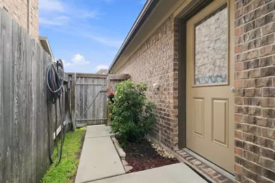 10110 Whitney Reach Drive, Rosharon, TX 77583 - Photo 38