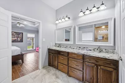 2406 Golden Oak Drive, Orange, TX 77632 - Photo 16