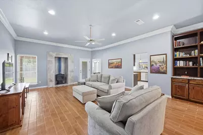 2406 Golden Oak Drive, Orange, TX 77632 - Photo 4