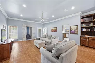 2406 Golden Oak Dr, Orange, TX 77632 - Photo 4