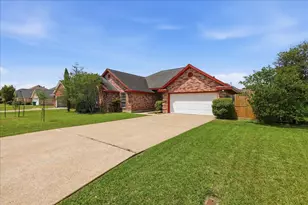 2406 Golden Oak Dr, Orange, TX 77632 - Photo 2
