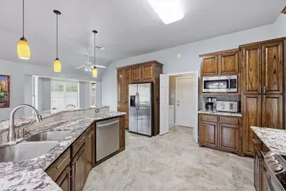 2406 Golden Oak Drive, Orange, TX 77632 - Photo 12