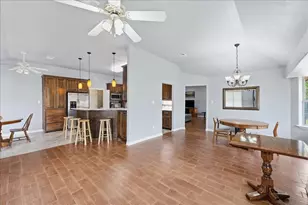 2406 Golden Oak Dr, Orange, TX 77632 - Photo 8