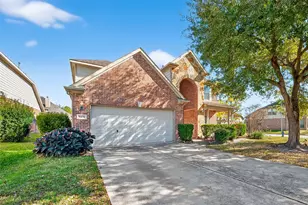 9439 Emerald Lakes Dr, Rosharon, TX 77583 - Photo 2