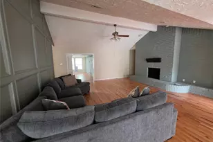 2810 Poplar Creek Ln, Pearland, TX 77584 - Photo 2