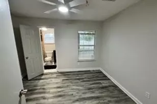 1405 Rice St, Alvin, TX 77511 - Photo 4