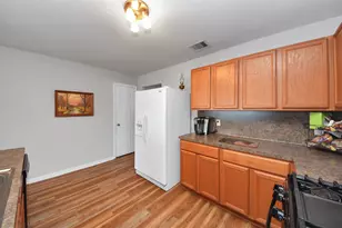 16820 Infield Ct, Conroe, TX 77385 - Photo 12