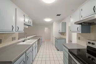 9903 Robin St, La Porte, TX 77571 - Photo 6