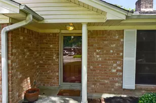 16019 Mill Point Dr, Houston, TX 77059 - Photo 4