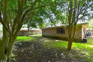 16019 Mill Point Dr, Houston, TX 77059 - Photo 32