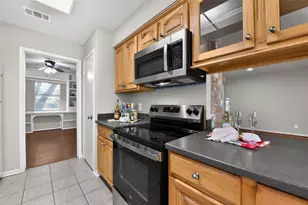 16019 Mill Point Dr, Houston, TX 77059 - Photo 14