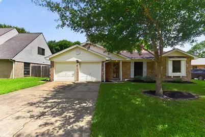 16019 Mill Point Drive, Houston, TX 77059 - Photo 2
