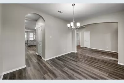 4 Logan Creek Lane, Conroe, TX 77304 - Photo 8