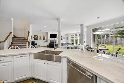 4714 Holt, Bellaire, TX 77401 - Photo 2