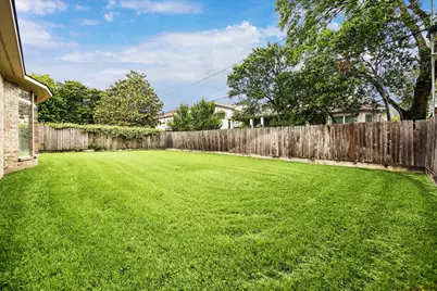 4714 Holt, Bellaire, TX 77401 - Photo 44