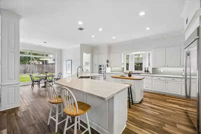 4714 Holt, Bellaire, TX 77401 - Photo 26