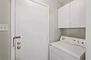 10814 Sugar Hill Dr, Houston, TX 77042 - Photo 10
