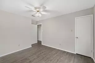 10814 Sugar Hill Dr, Houston, TX 77042 - Photo 12