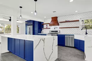 404 S Burnett Dr, Baytown, TX 77520 - Photo 2