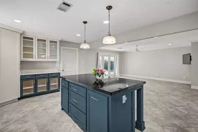 10303 Greenwillow Drive, Houston, TX 77035 - Photo 8