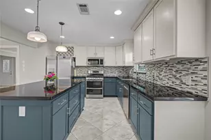 10303 Greenwillow Dr, Houston, TX 77035 - Photo 6