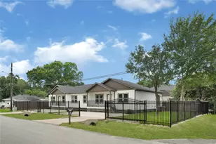 5930 Boness Rd, Houston, TX 77396 - Photo 2