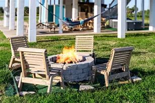 986 Edson Dr, Gilchrist, TX 77617 - Photo 14