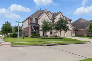 2114 Holly Manor Ct, Katy, TX 77493 - Photo 2