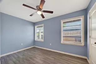 6022 Lyndhurst Dr, Houston, TX 77033 - Photo 8