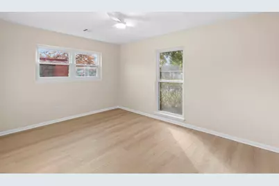 9610 Meadowglen Lane, Houston, TX 77063 - Photo 26