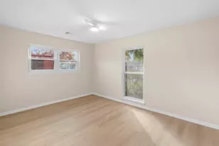 9610 Meadowglen Ln, Houston, TX 77063 - Photo 26