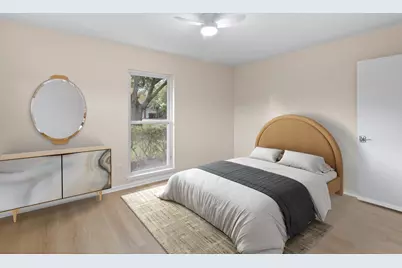 9610 Meadowglen Lane, Houston, TX 77063 - Photo 32