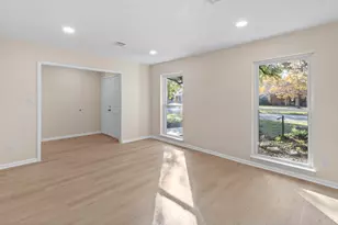 9610 Meadowglen Ln, Houston, TX 77063 - Photo 22