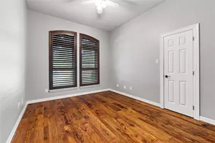 704 Heritage Oaks Dr, Angleton, TX 77515 - Photo 22