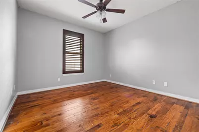 704 Heritage Oaks Dr, Angleton, TX 77515 - Photo 20