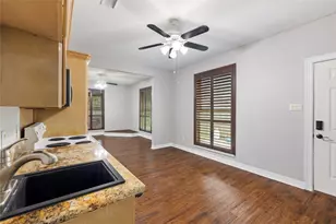 704 Heritage Oaks Dr, Angleton, TX 77515 - Photo 14