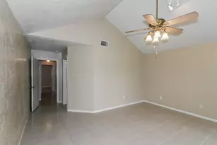 15626 Barbarossa Dr, Houston, TX 77083 - Photo 10