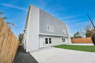 7413 N Star St, Houston, TX 77088 - Photo 2