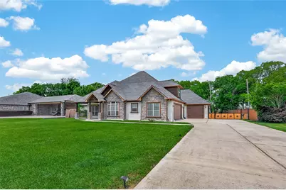 122 Whites Lake Estates Drive, Highlands, TX 77562 - Photo 2