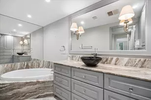 80 Sugar Berry Cir, Houston, TX 77024 - Photo 22