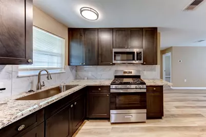 100 18th Avenue N, Texas City, TX 77590 - Photo 10