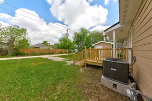 100 18th Ave N, Texas City, TX 77590 - Photo 18