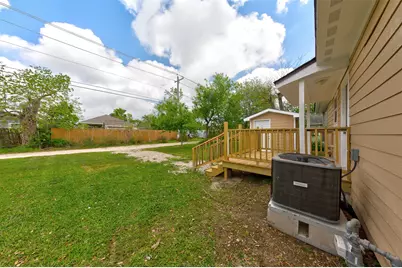 100 18th Avenue N, Texas City, TX 77590 - Photo 22