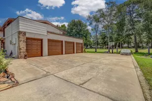 22 Winged Foot Dr, Conroe, TX 77304 - Photo 4