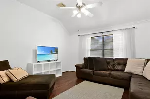 55 E Montfair Blvd, The Woodlands, TX 77382 - Photo 14