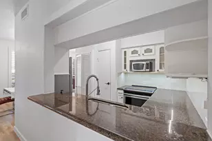 1881 Bering Dr, Houston, TX 77057 - Photo 6