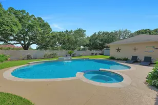 910 Millpond Dr, Sugar Land, TX 77498 - Photo 36