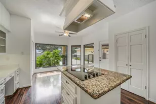 910 Millpond Dr, Sugar Land, TX 77498 - Photo 16
