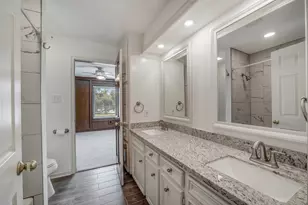 910 Millpond Dr, Sugar Land, TX 77498 - Photo 32